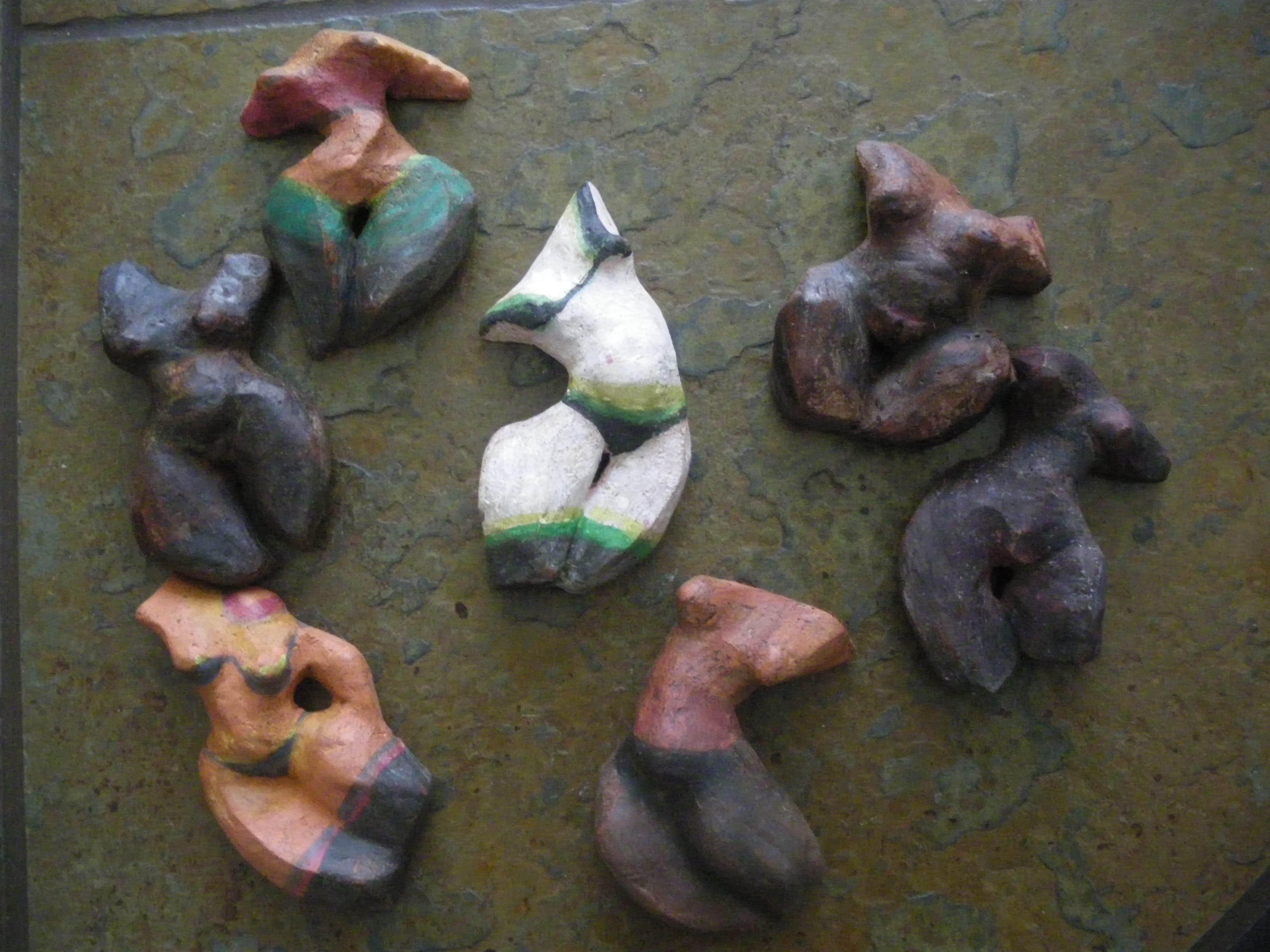 Minitoris, Ton bemalt