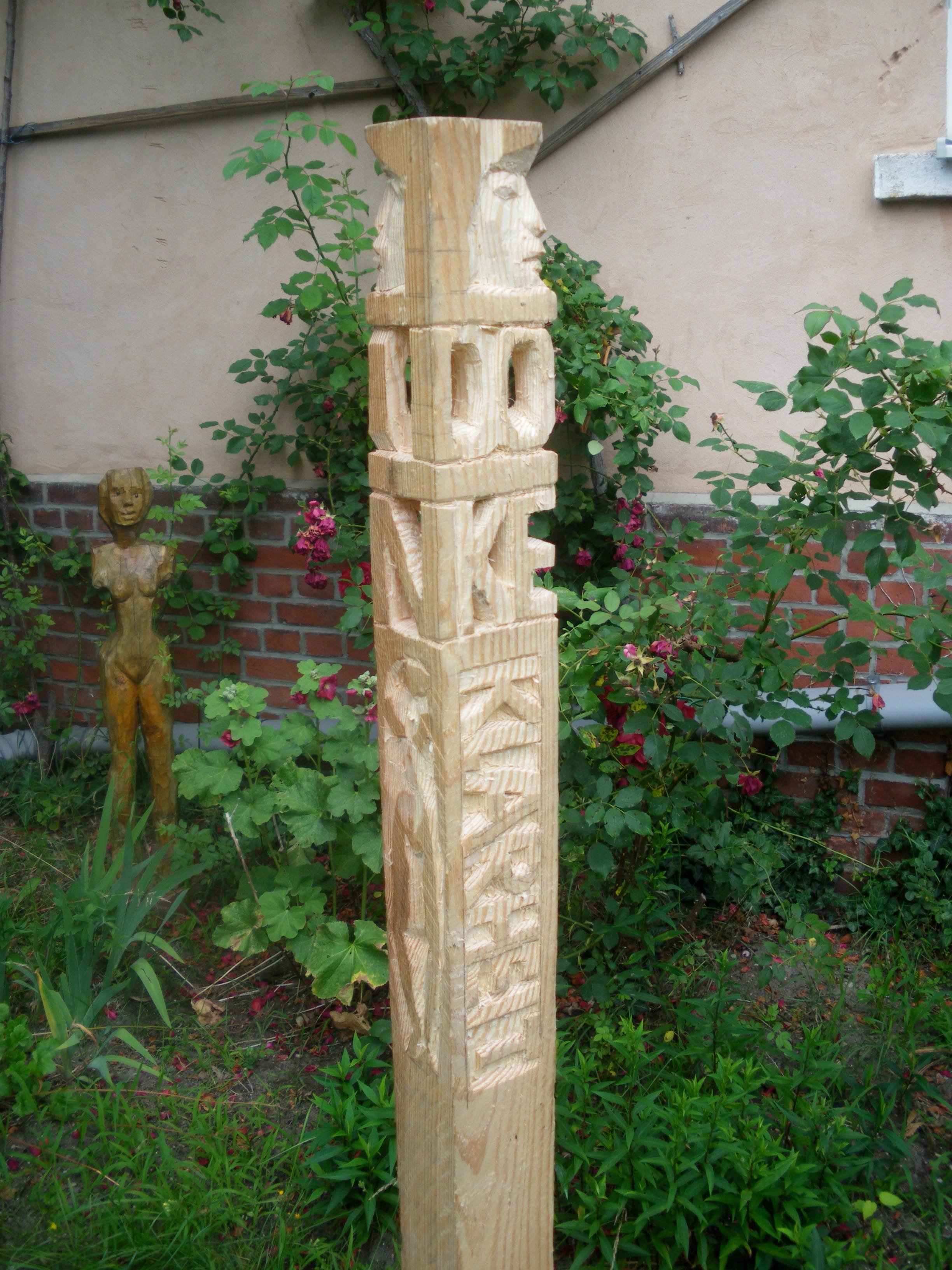 Totempfahl, Nadelbaum